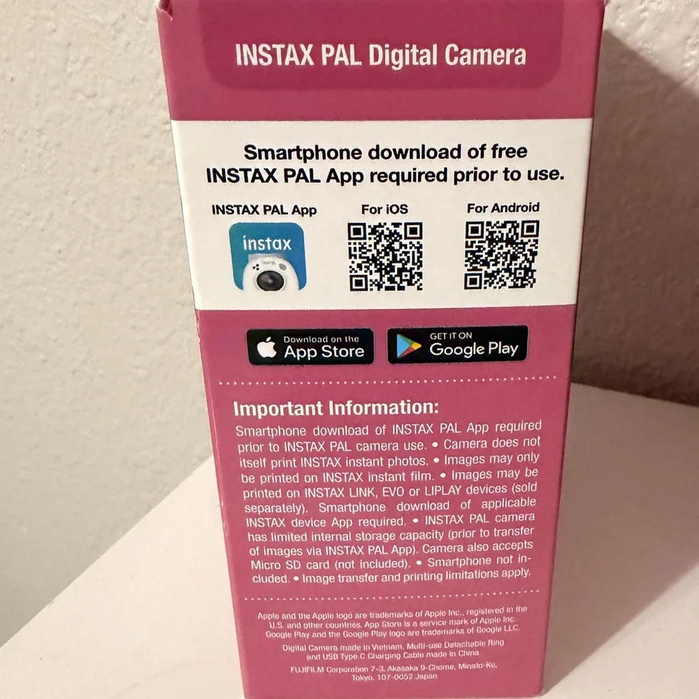 Fujifilm Instax Pal Camera in Soft Green